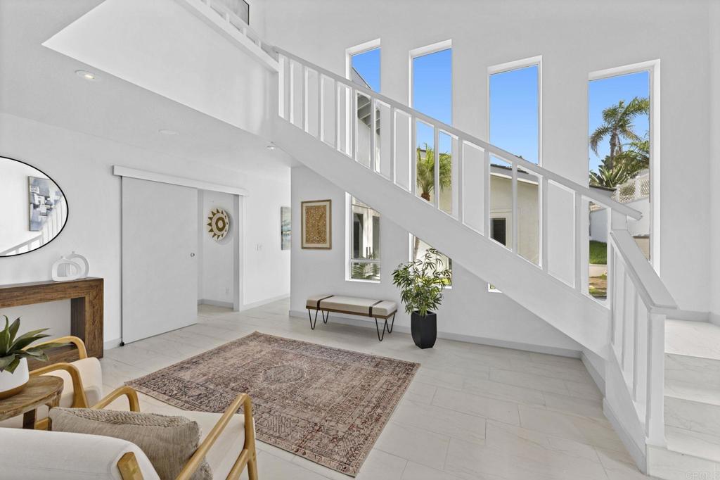 1561 Neptune Avenue Encinitas, CA 92024 - Photo 4 of 30 a living room with furniture