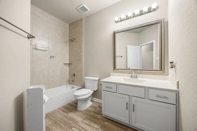 $425,000 | 17068 Easter Lily Drive, Conroe, TX 77385