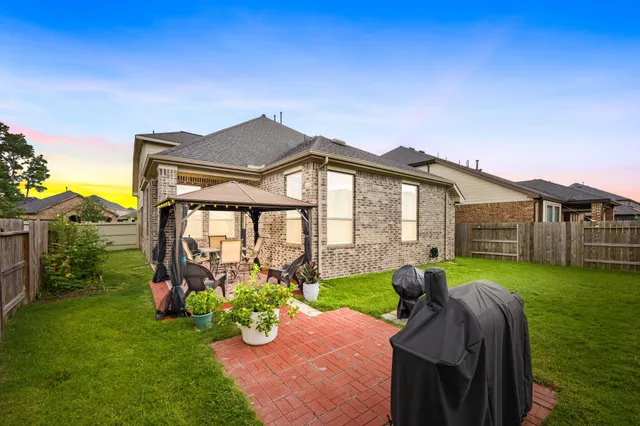 $425,000 | 17068 Easter Lily Drive, Conroe, TX 77385