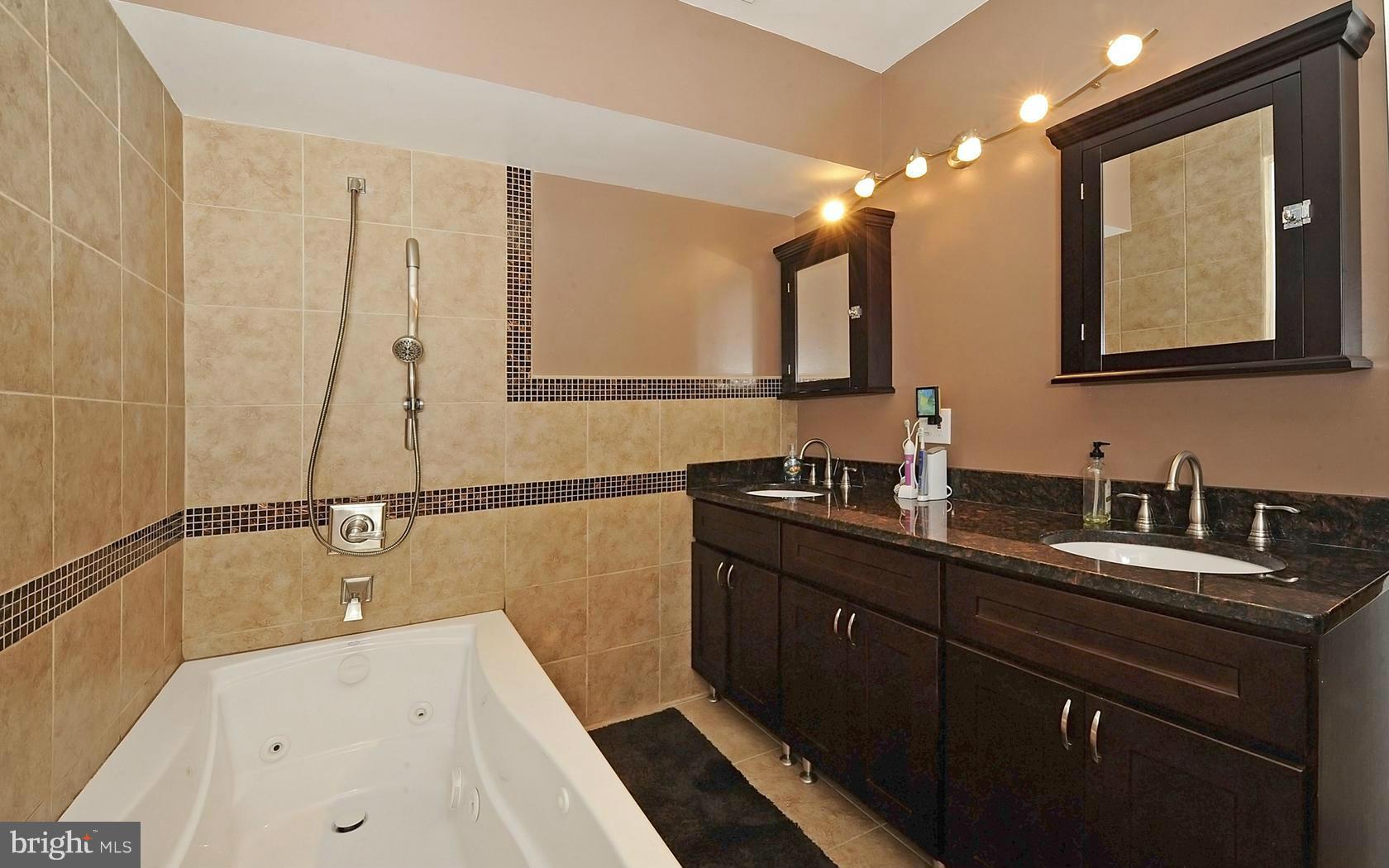 3400 Taney Road Baltimore, MD 21215 - Photo 17 of 30 Bath (Master)