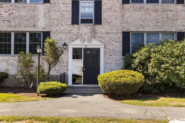 $3,800 | 30 Lake Shore Court, Unit 1, Boston, MA 02135