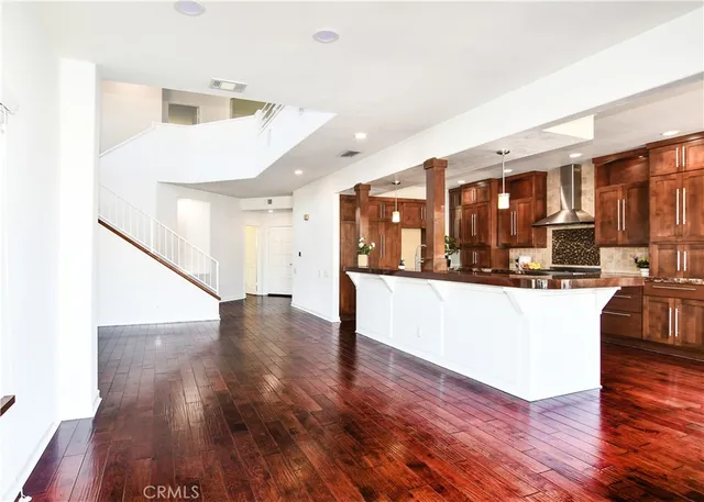 $2,350,000 | 347 Empire Landing, Long Beach, CA 90803