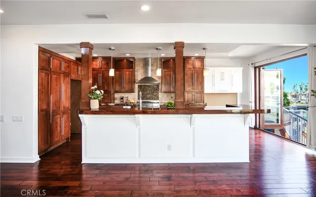 $2,350,000 | 347 Empire Landing, Long Beach, CA 90803