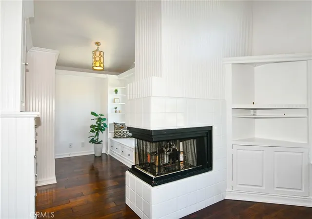 $2,350,000 | 347 Empire Landing, Long Beach, CA 90803