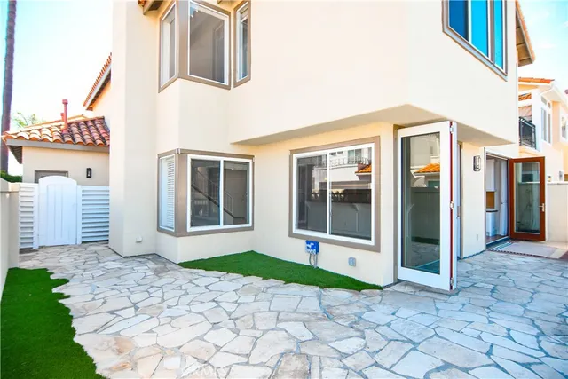 $2,350,000 | 347 Empire Landing, Long Beach, CA 90803