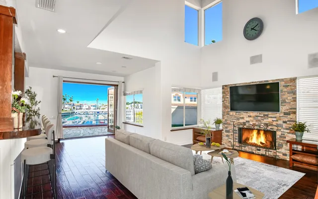 $2,350,000 | 347 Empire Landing, Long Beach, CA 90803