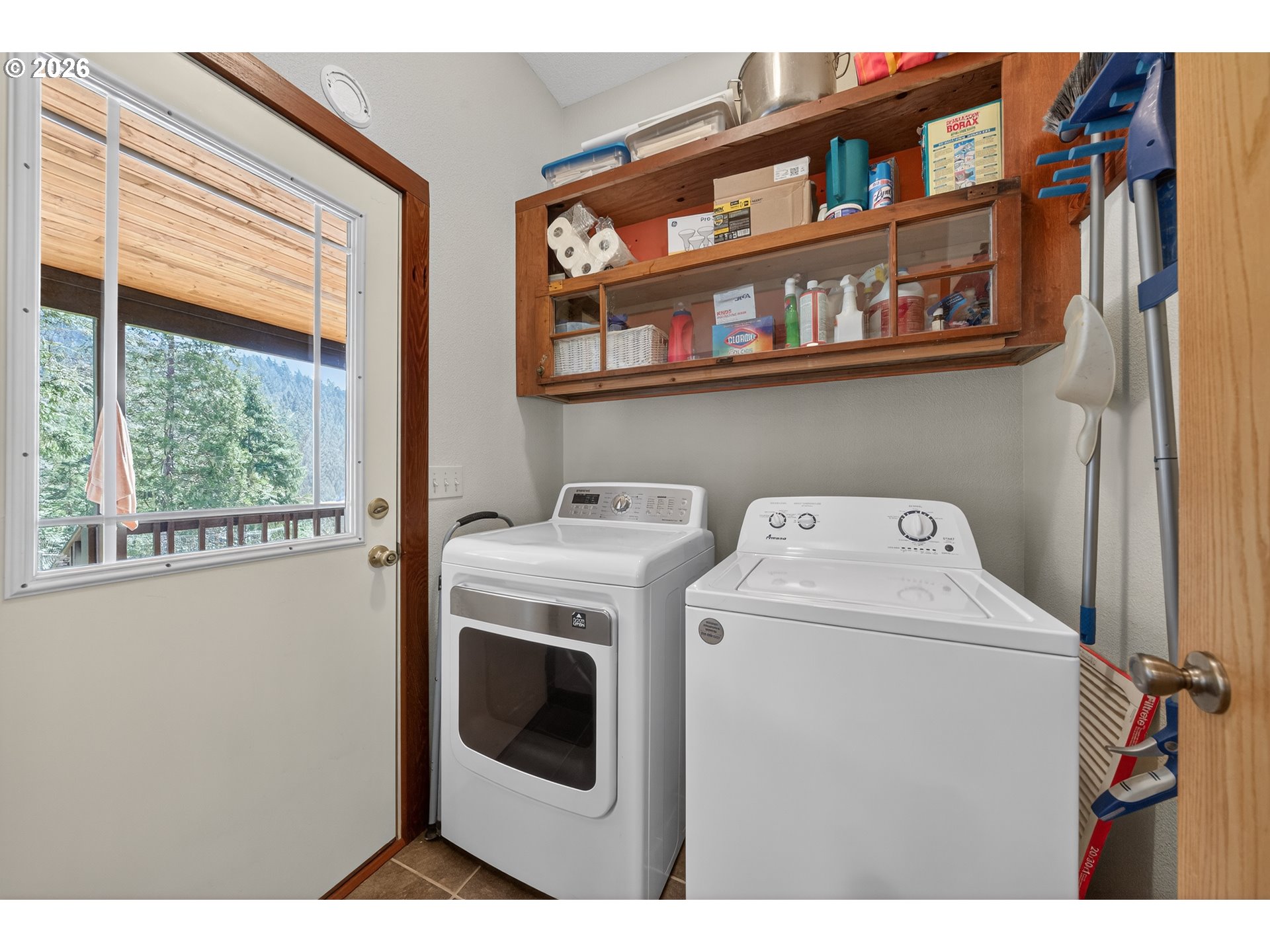 1020 Spooner Ridge Lane Oakland, OR 97462 - Photo 21 of 44 Laundry