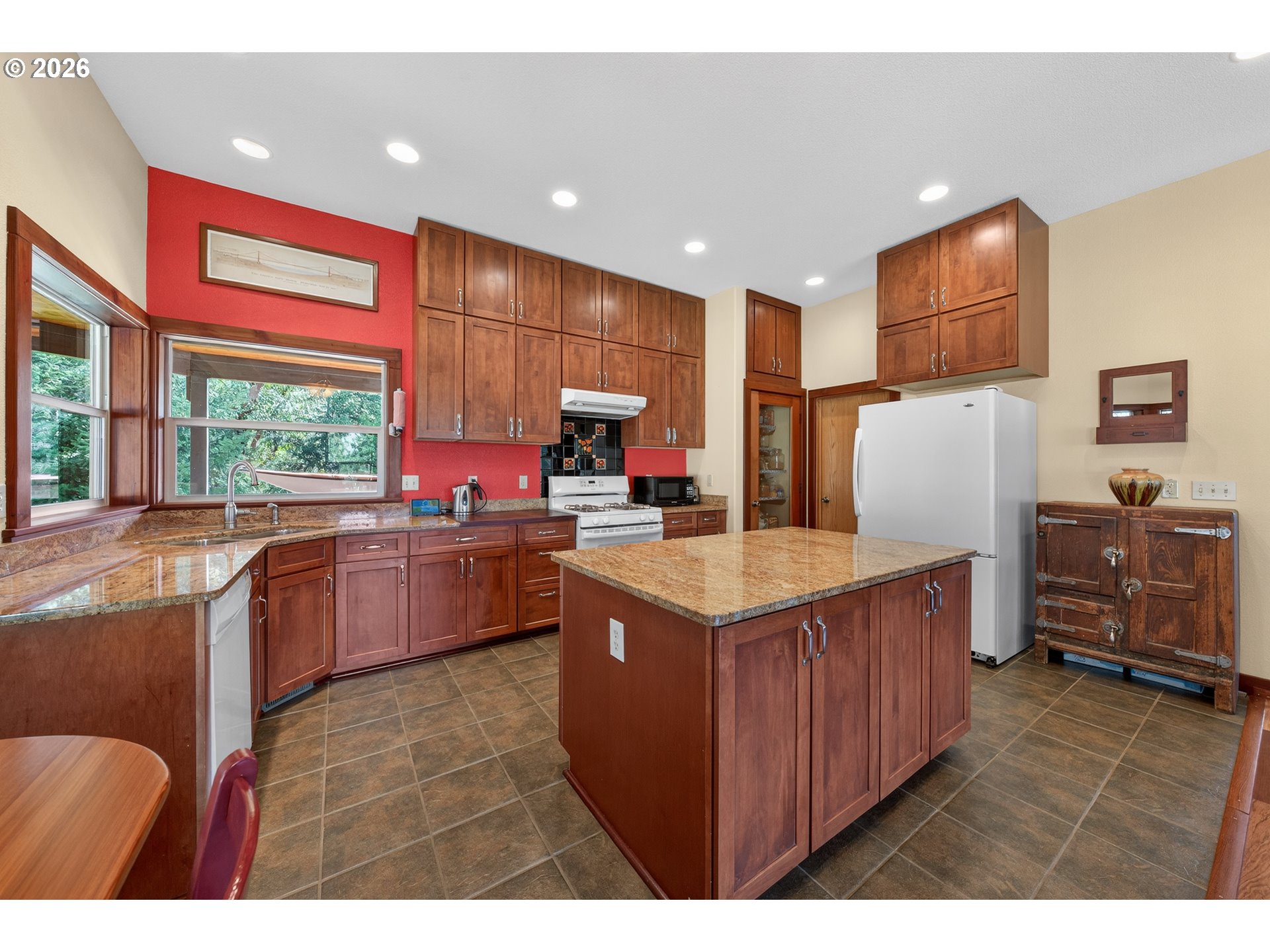 1020 Spooner Ridge Lane Oakland, OR 97462 - Photo 10 of 44 Kitchen
