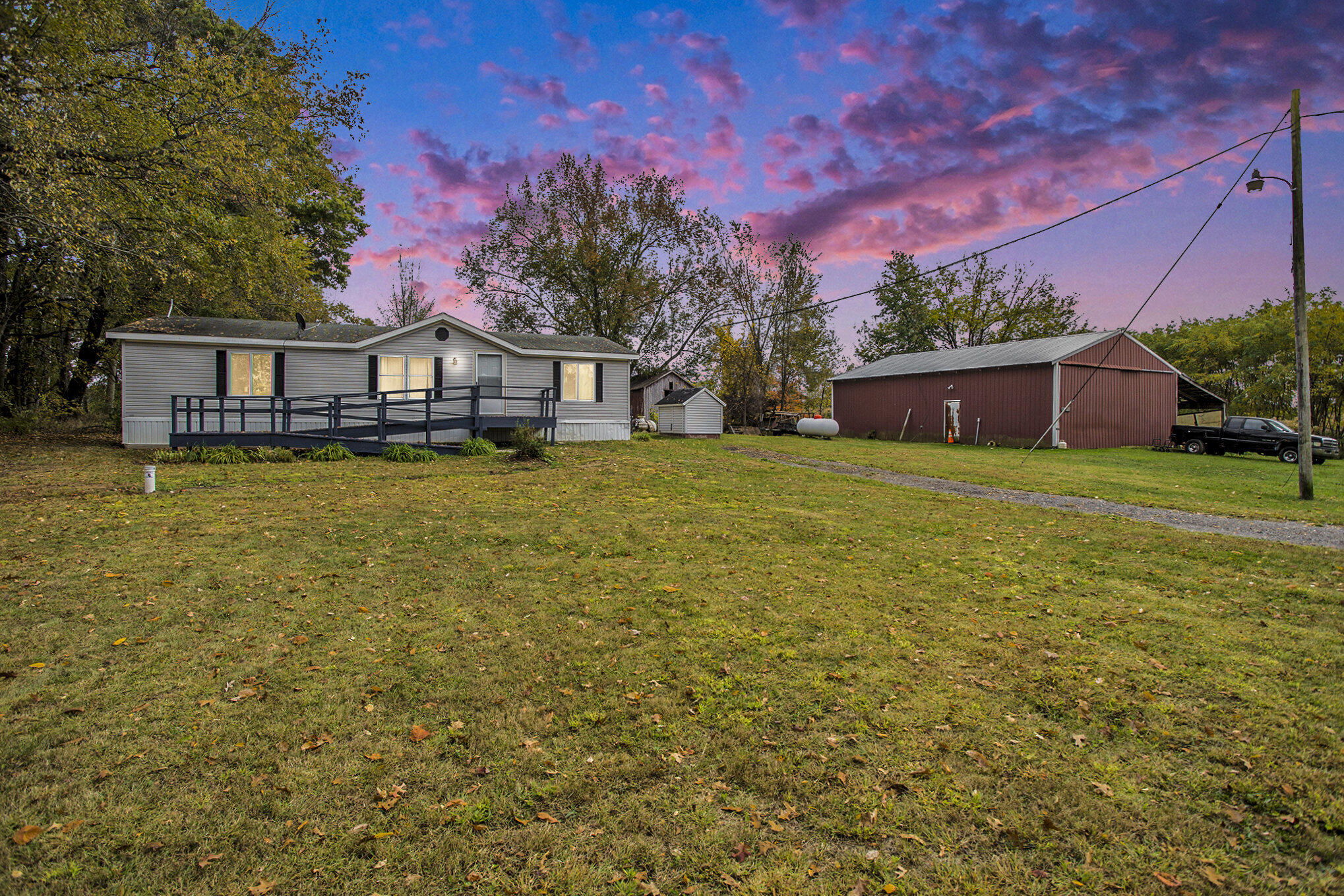 10995 North Parma Road Springport, MI 49284 - Photo 2 of 19 001_10995_n_parma_rd_springport_mi_49284
