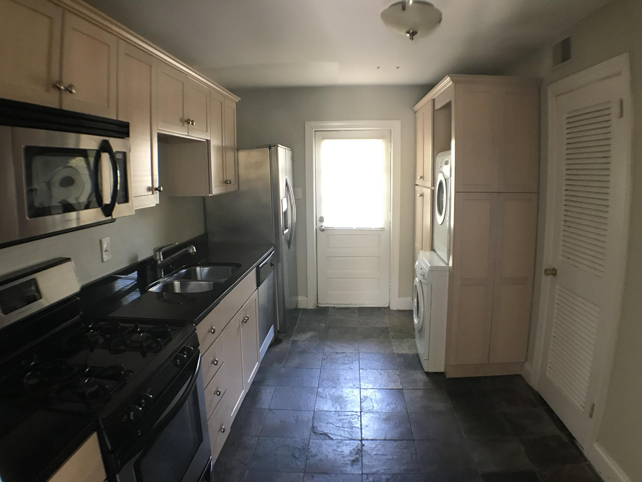 1301 Rutledge Avenue, Unit 3 Charleston, SC 29403 - Photo 6 of 10 7B6C4690-BAED-4D67-A84D-C25EBFC2EE0D