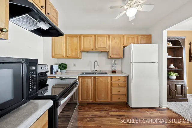 $240,000 | 2057 Lancaster Circle, Unit 101C, Naperville, IL 60565