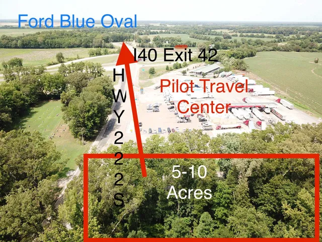 a street sign on the side of the road