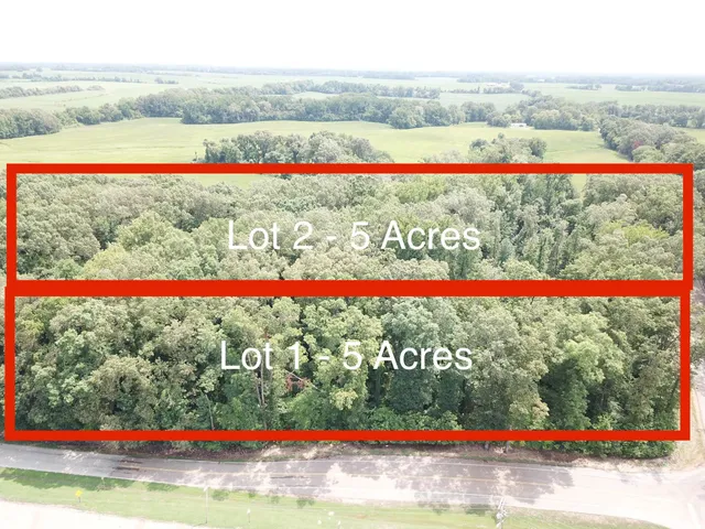 a view of an outdoor space