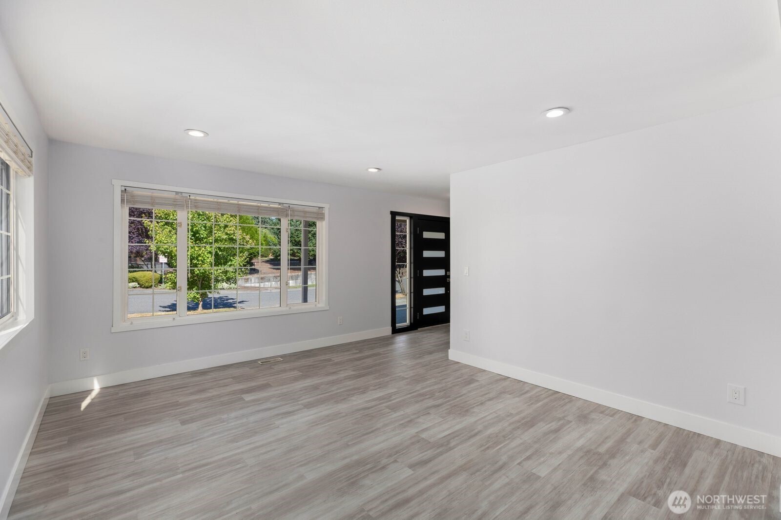 20133 7th Avenue Southeast Bothell, WA 98012 - Photo 6 of 38 Gallery Image 6
