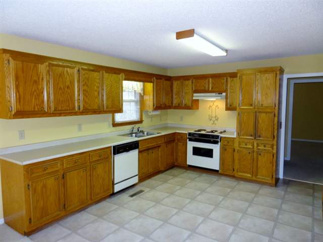 108 Club Ridge Drive, Unit CLUB RIDGE) Pickens, SC 29671 - Photo 2 of 17