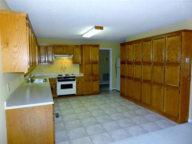 108 Club Ridge Drive, Unit CLUB RIDGE) Pickens, SC 29671 - Photo 4 of 17