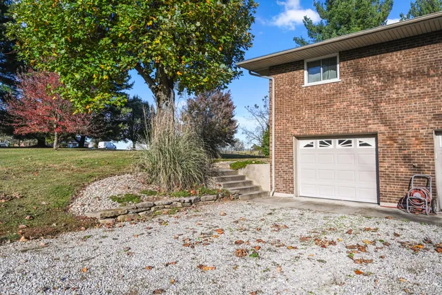 $435,000 | 6615 Kaiser Drive, Lawrenceburg, IN 47025