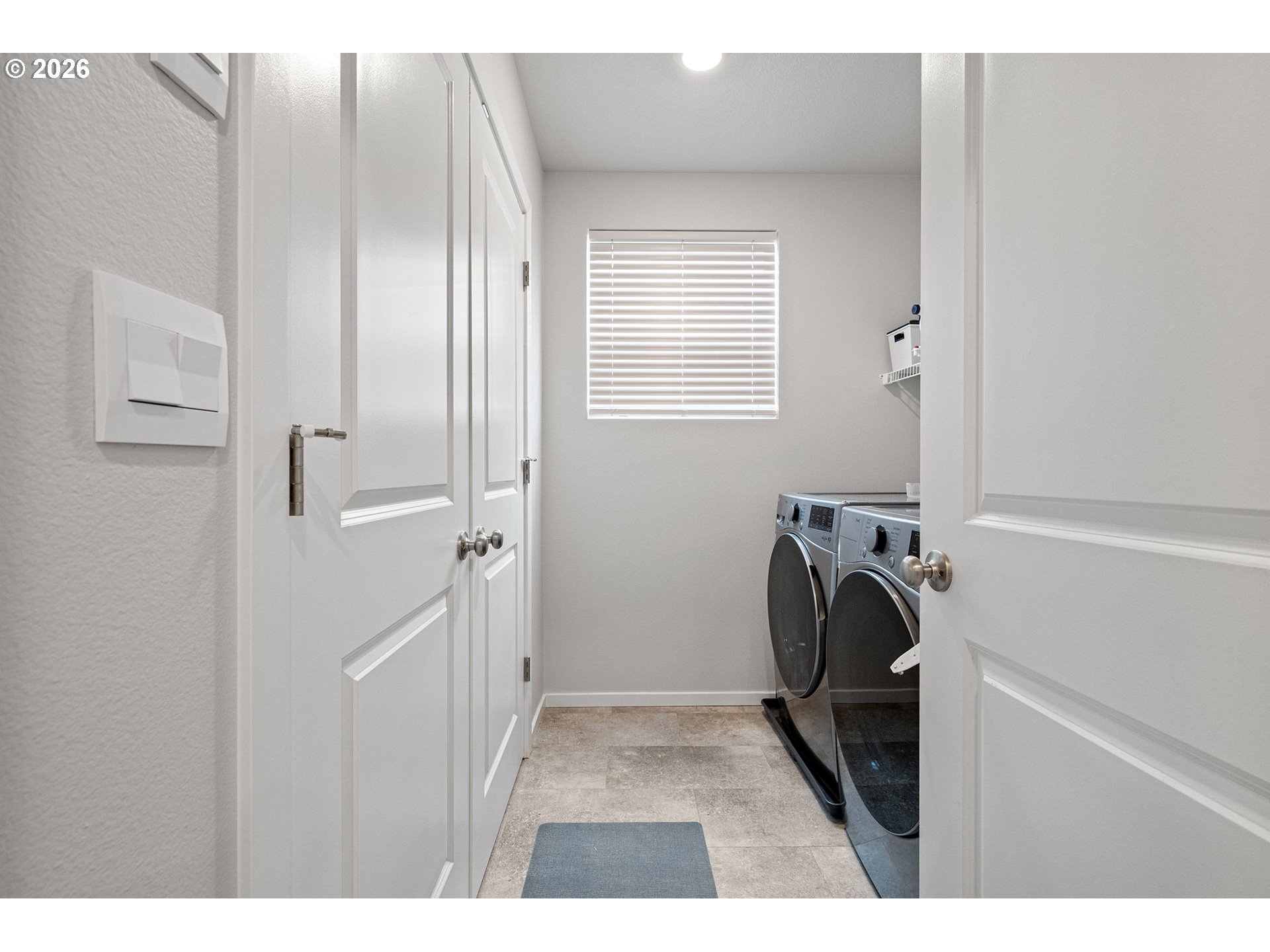 2259 30th Place Springfield, OR 97477 - Photo 36 of 48 a view of a bathroom with a tub