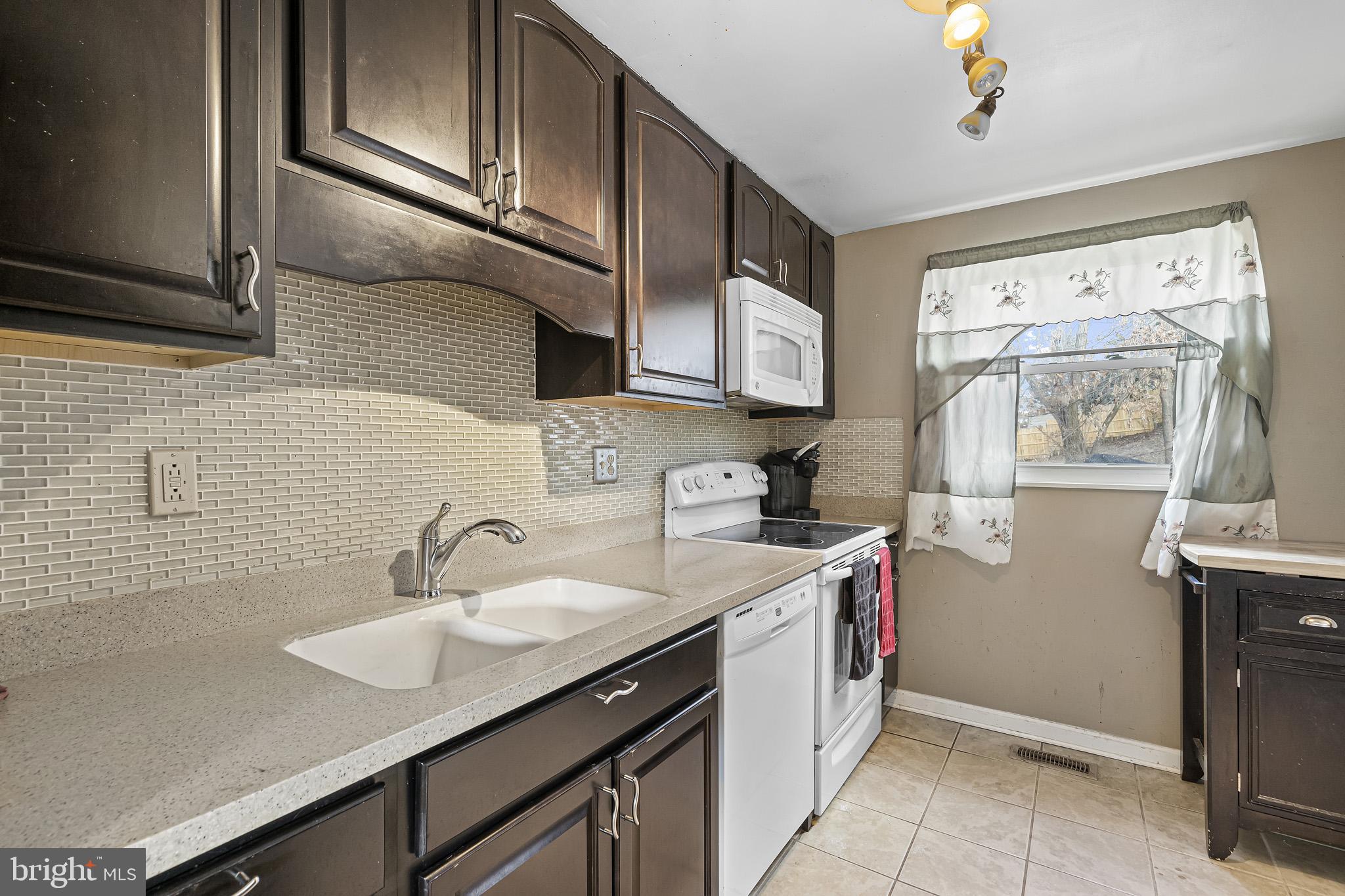 12600 Lunan Road Clinton, MD 20735 - Photo 5 of 40