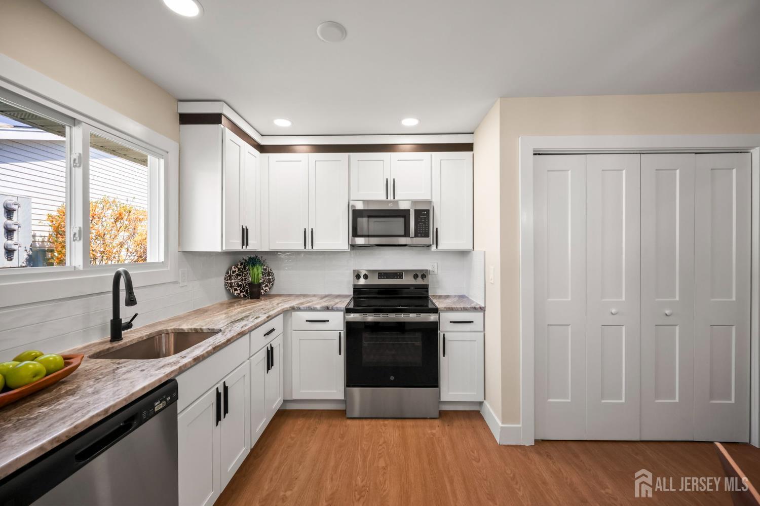 701 Croydon Road, Unit A Monroe Township, NJ 08831 - Photo 11 of 33