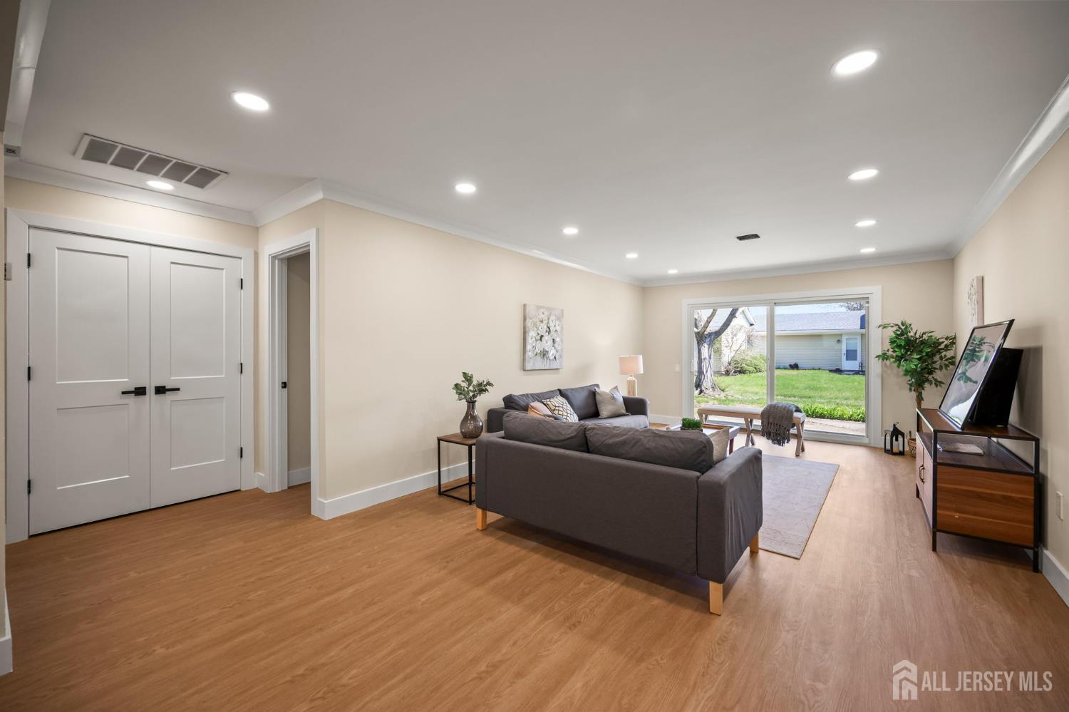 701 Croydon Road, Unit A Monroe Township, NJ 08831 - Photo 13 of 33