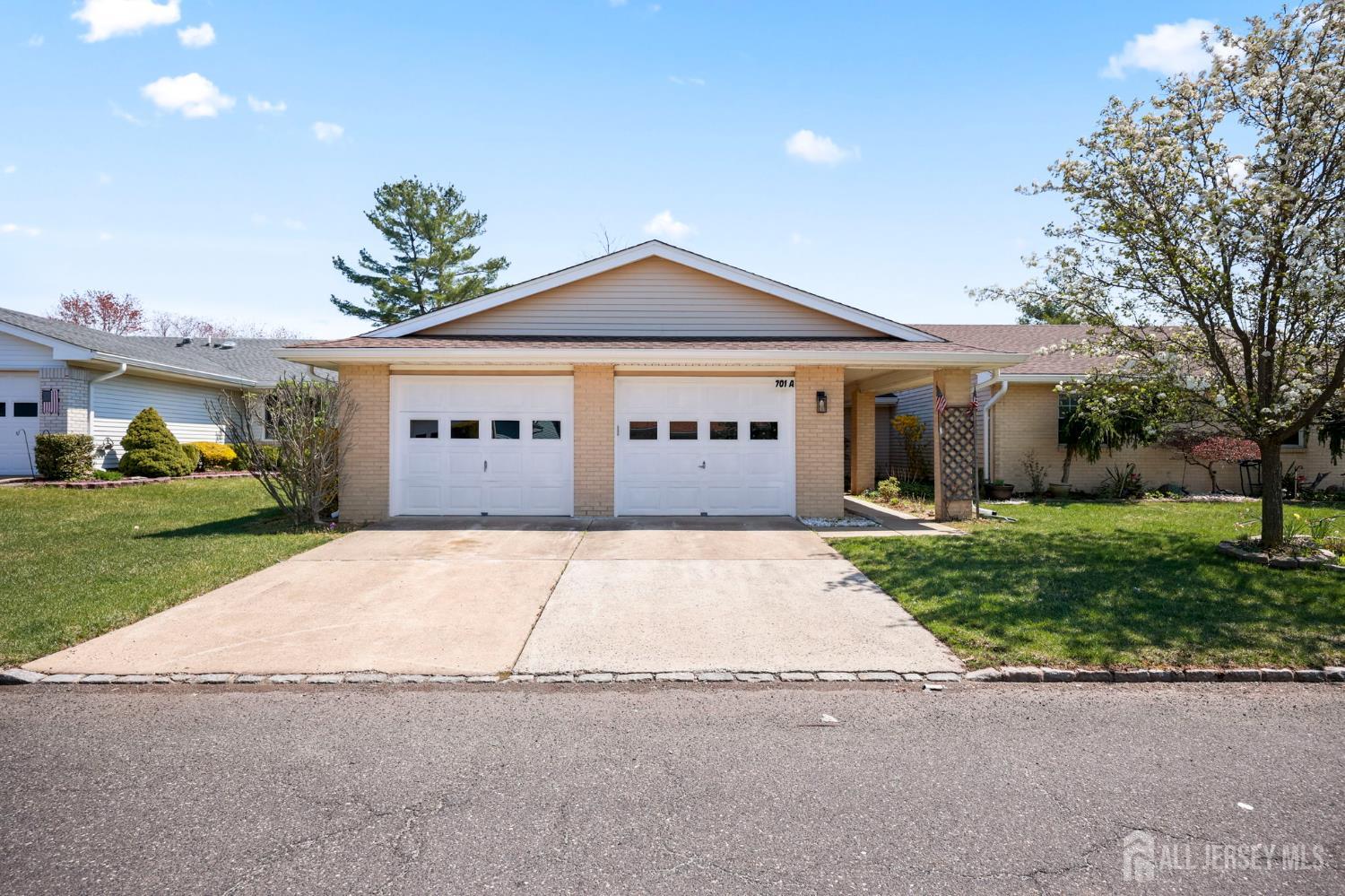 701 Croydon Road, Unit A Monroe Township, NJ 08831 - Photo 3 of 33