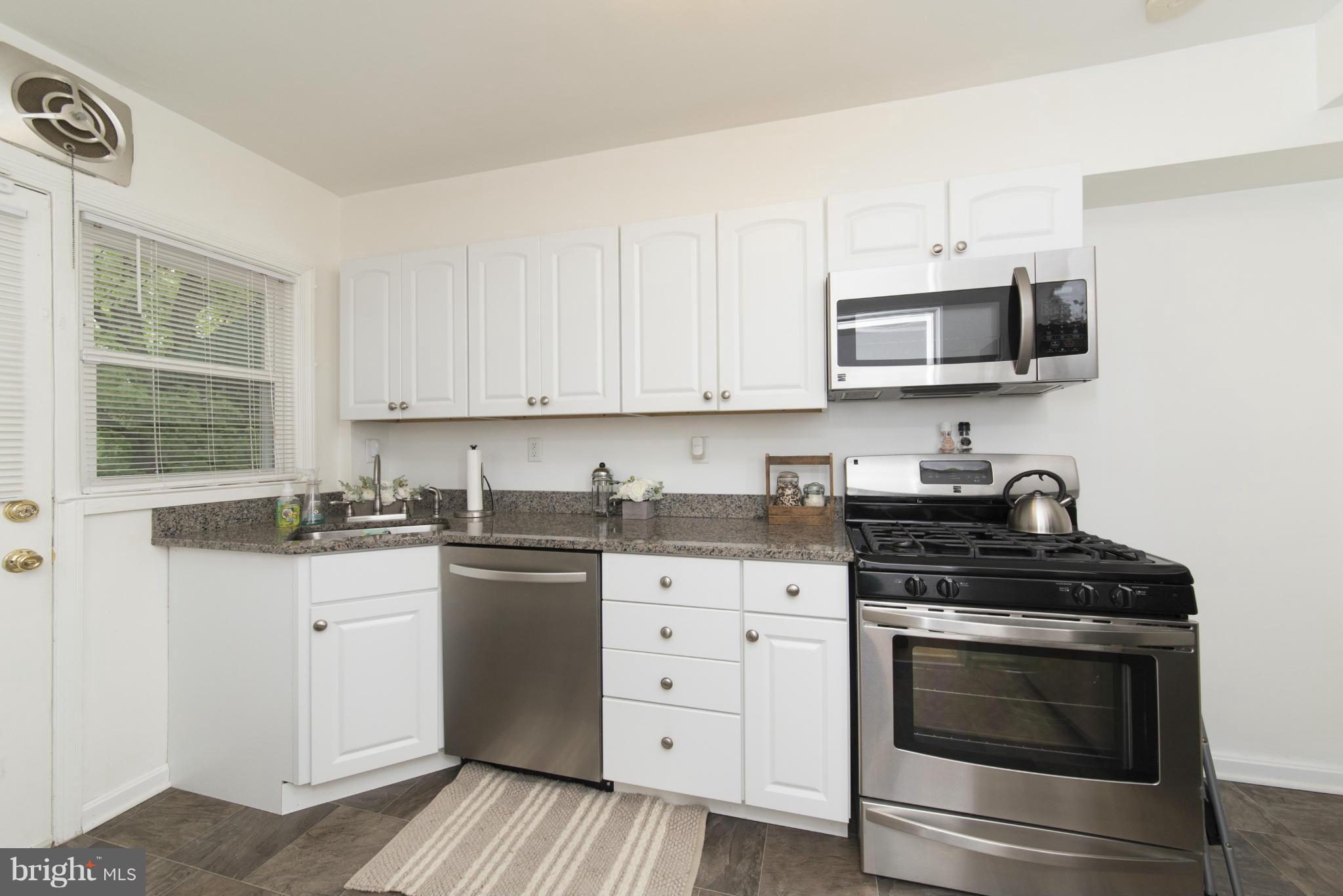 6222 Falkirk Road Baltimore, MD 21239 - Photo 14 of 30 Kitchen