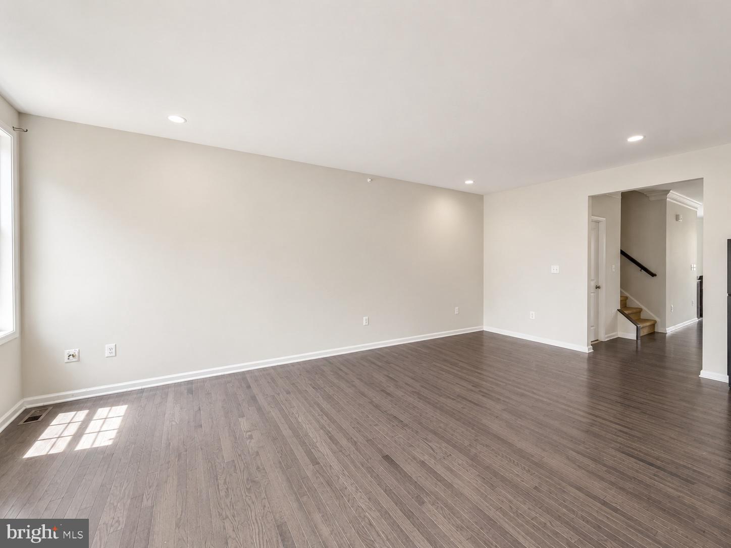 23480 Logans Ridge Terrace Ashburn, VA 20148 - Photo 10 of 55 Family Room