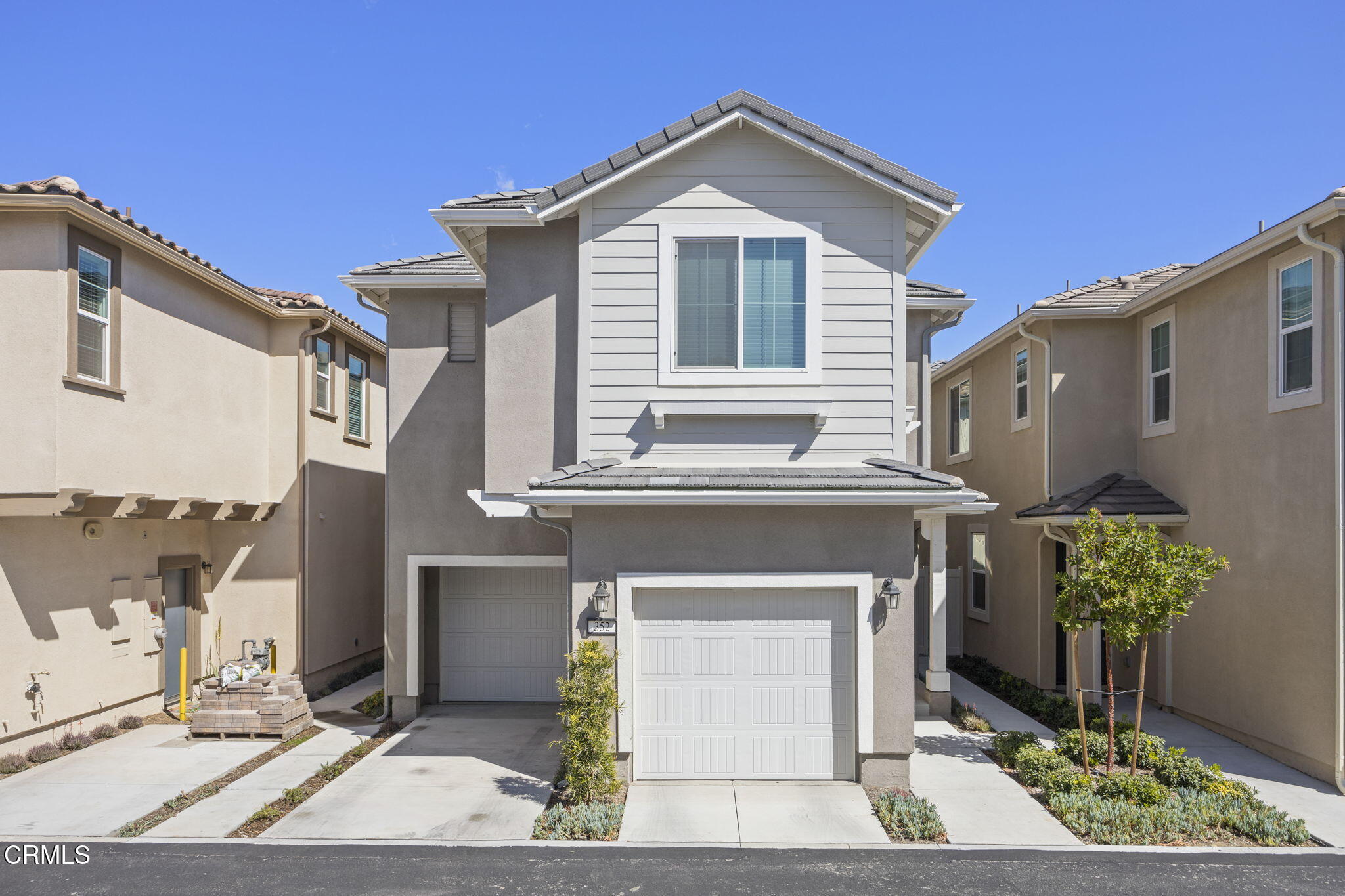 2-web-or-mls-Upmarket Media_352 CAM-129