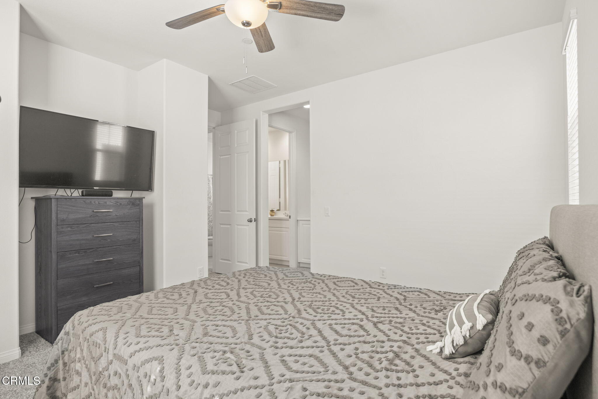 352 Campbell Court Santa Paula, CA 93060 - Photo 19 of 39 29-web-or-mls-Upmarket Media_352 CAM-18