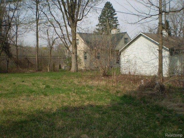 21482 Gill Road Farmington, MI 48335 - Photo 5 of 10 P1010062.JPG