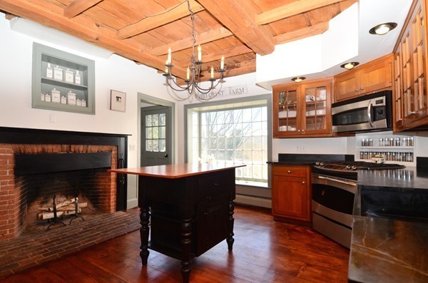 38 Vaughn Hill Road Bolton, MA 01740 - Photo 4 of 30 Gallery Image 4