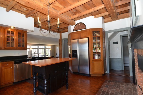 38 Vaughn Hill Road Bolton, MA 01740 - Photo 5 of 30 Gallery Image 5