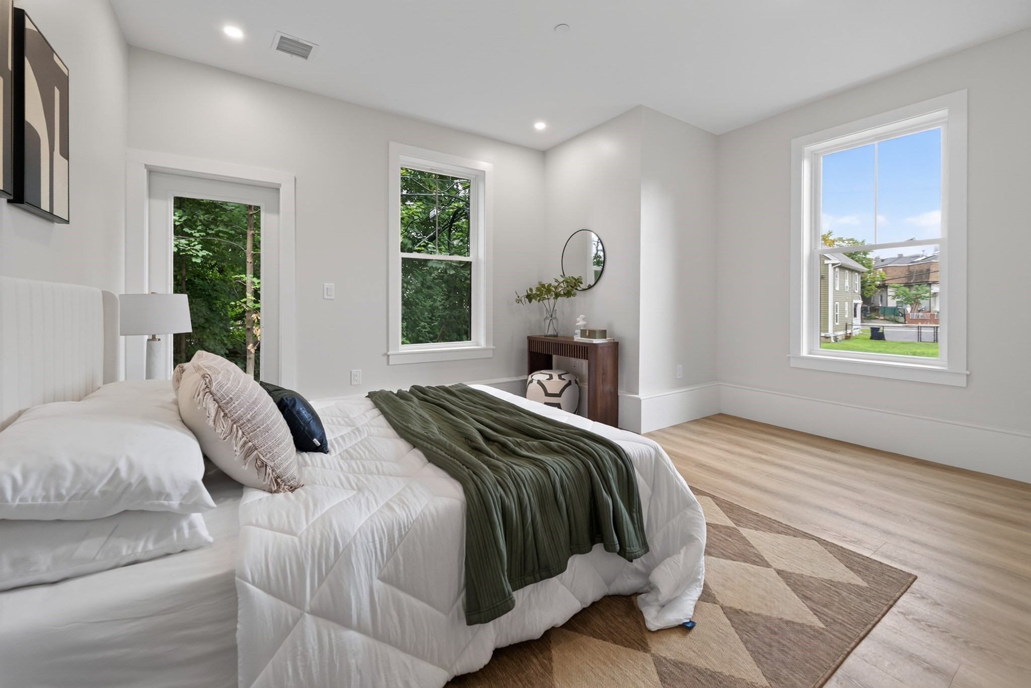 2 Readfield Place, Unit E Boston, MA 02119 - Photo 5 of 9 Gallery Image 5