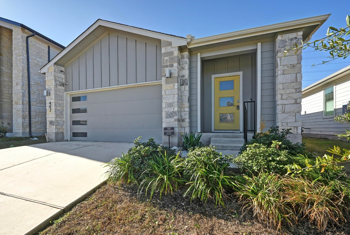 407 Wilshire Road San Marcos, TX 78666 - Photo 3 of 25 front view of a house