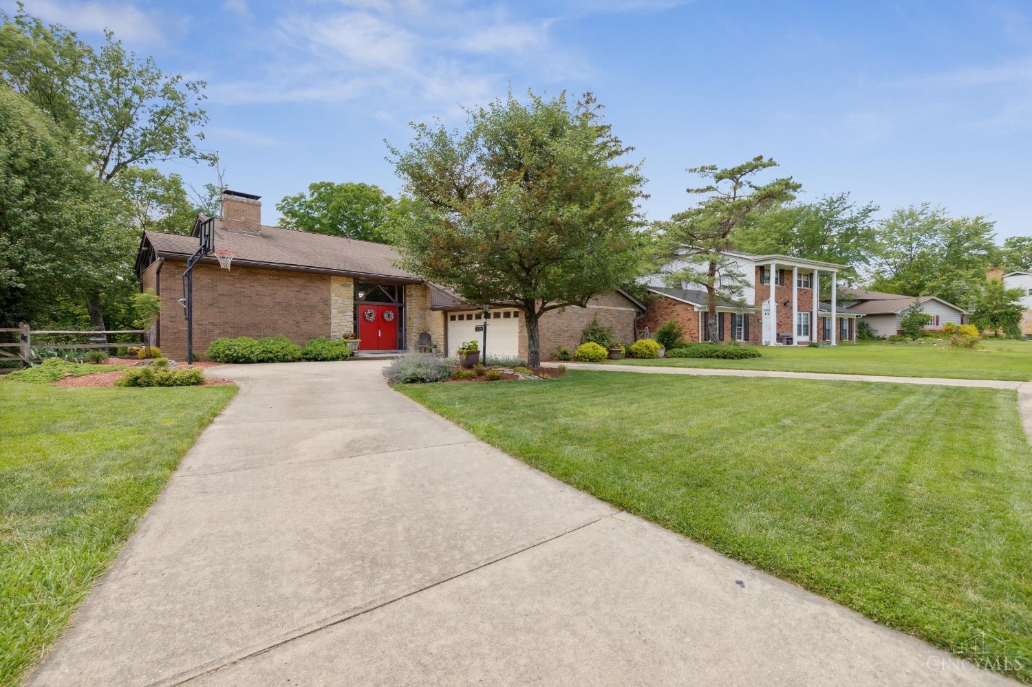 11281 Hanover Road Forest Park, OH 45240 - Photo 2 of 34 Large circle driveway with basketball hoop and freshly painted front doors