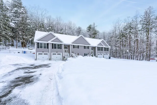 $549,900 | 1109 Mammoth Road, Unit A, Pelham, NH 03076