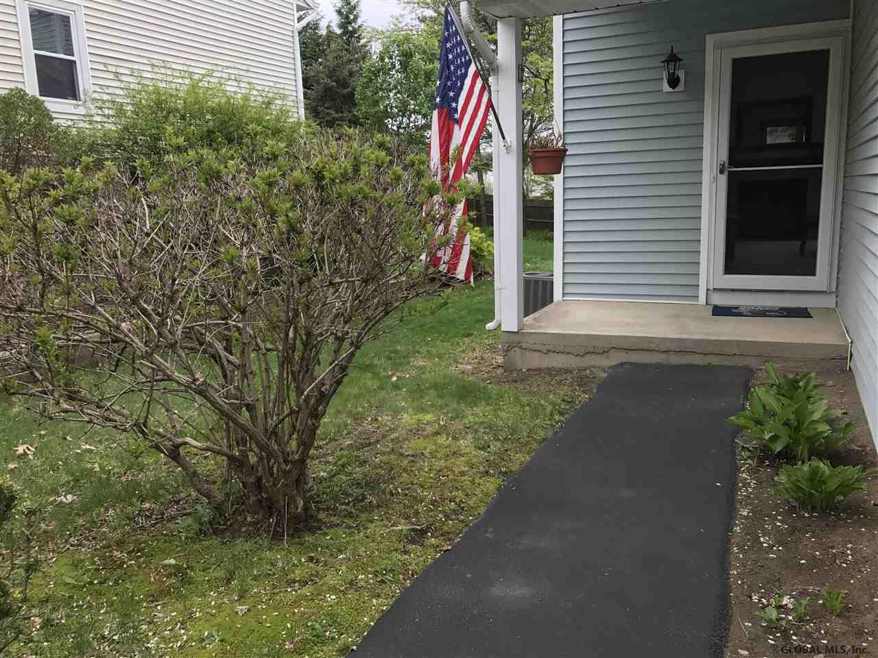 29 Heyden Road Troy, NY 12180 - Photo 4 of 24 Photo 4