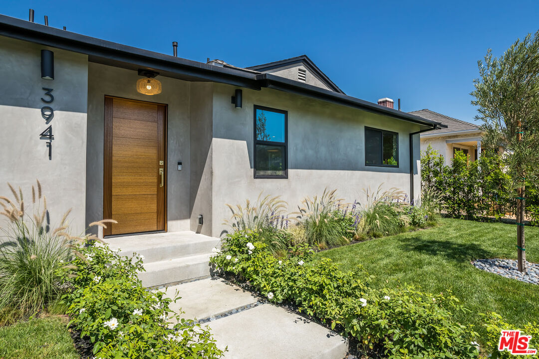 3941 Buckingham Road Los Angeles, CA 90008 - Photo 1 of 1 Gallery Image 1