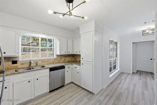 $249,900 | 1534 Tracewood Drive, Jackson, MS 39211