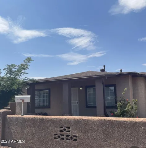 $1,200 | 1510 East 20th Street, Douglas, AZ 85607