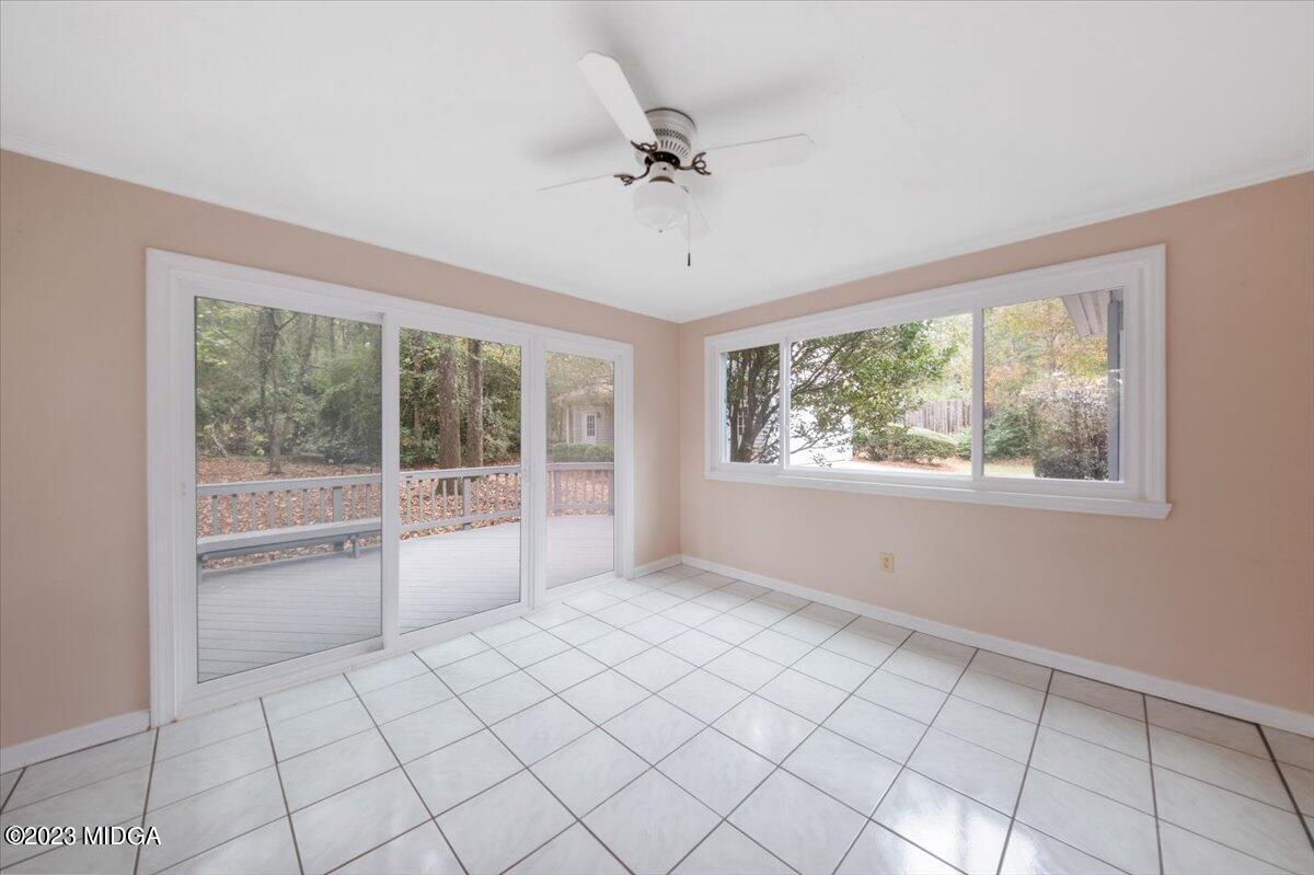 1434 Craddock Way Macon, GA 31210 - Photo 13 of 32 a view of an empty room with a window