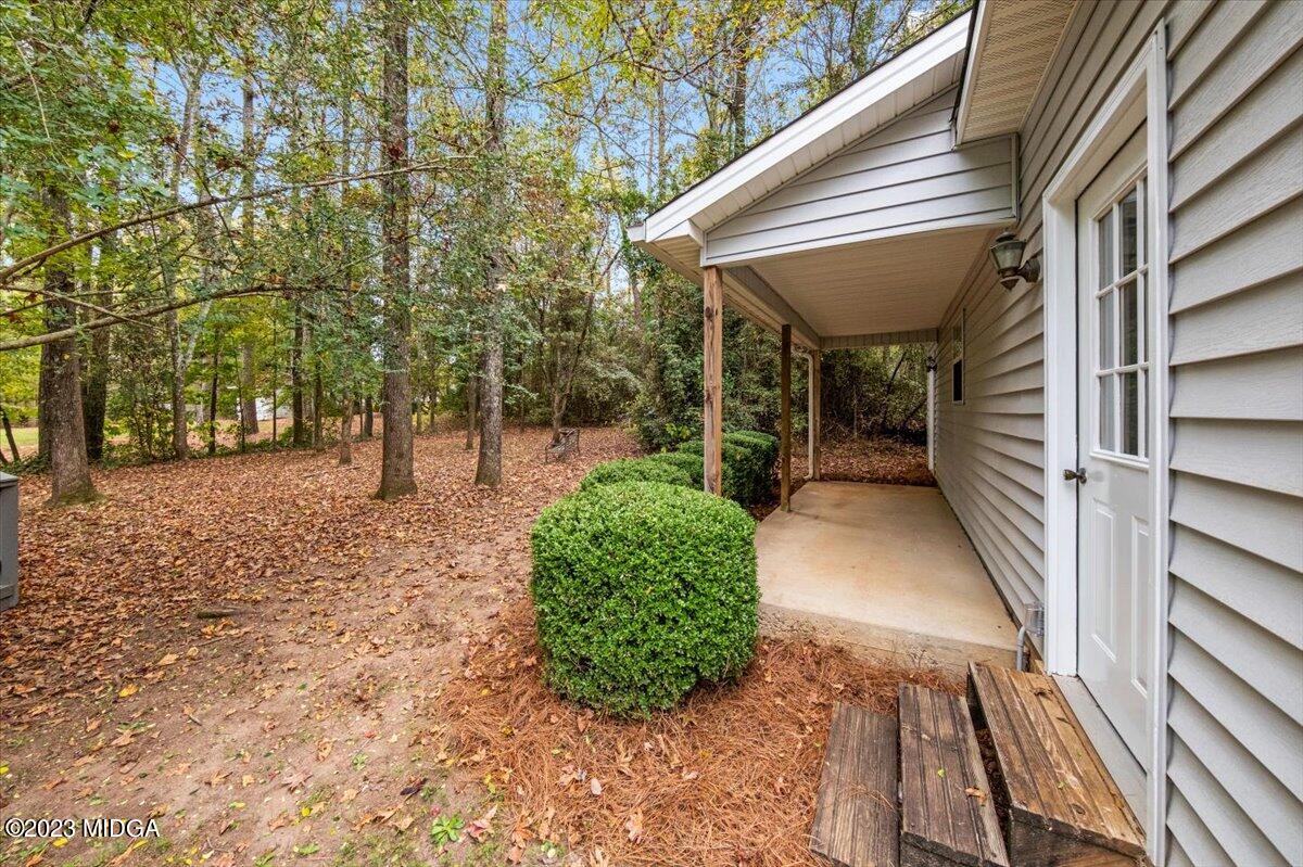 1434 Craddock Way Macon, GA 31210 - Photo 28 of 32 a view of a backyard with pathway