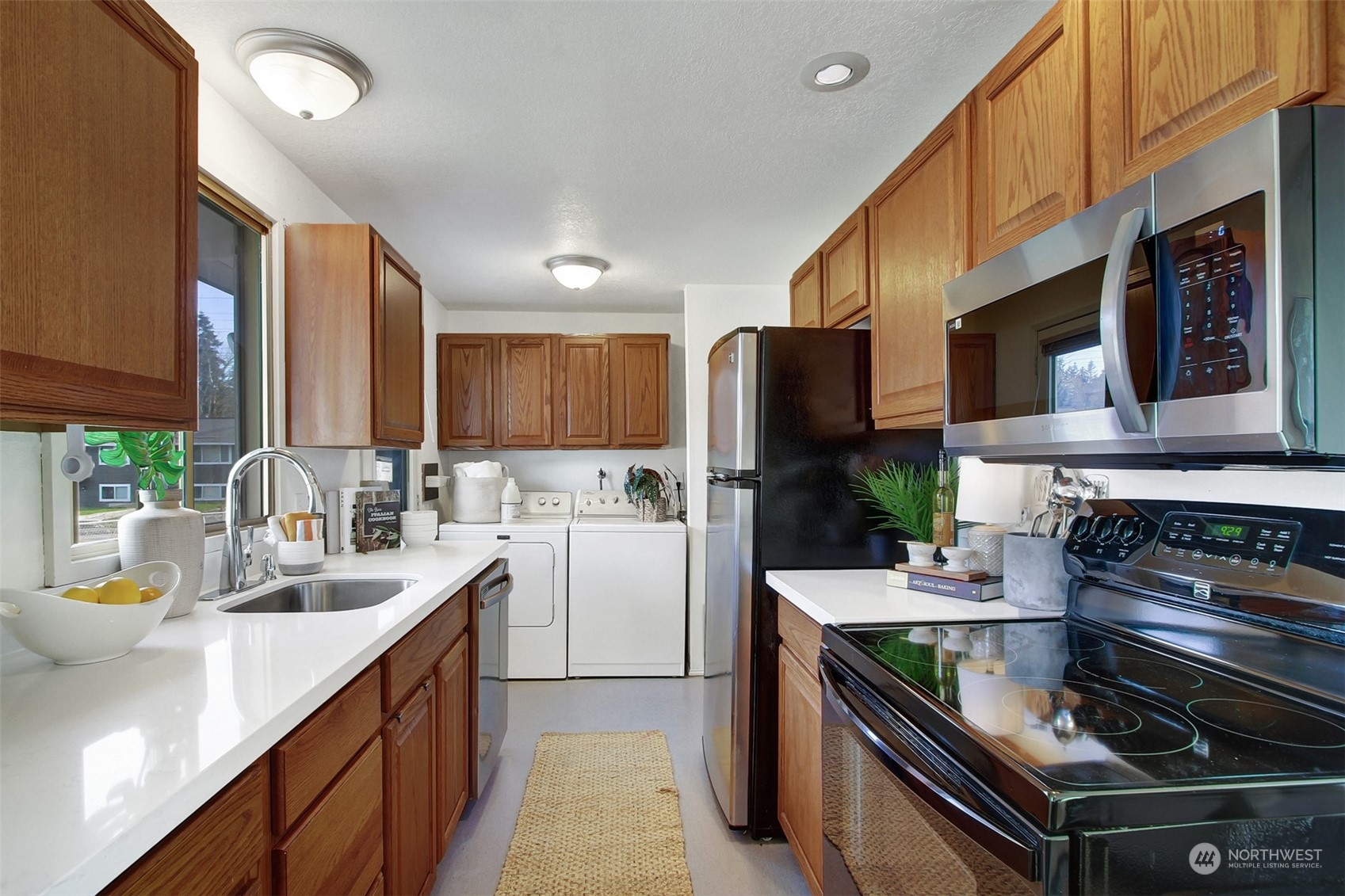 21027 Elberta Road Lynnwood, WA 98036 - Photo 11 of 23 Gallery Image 11