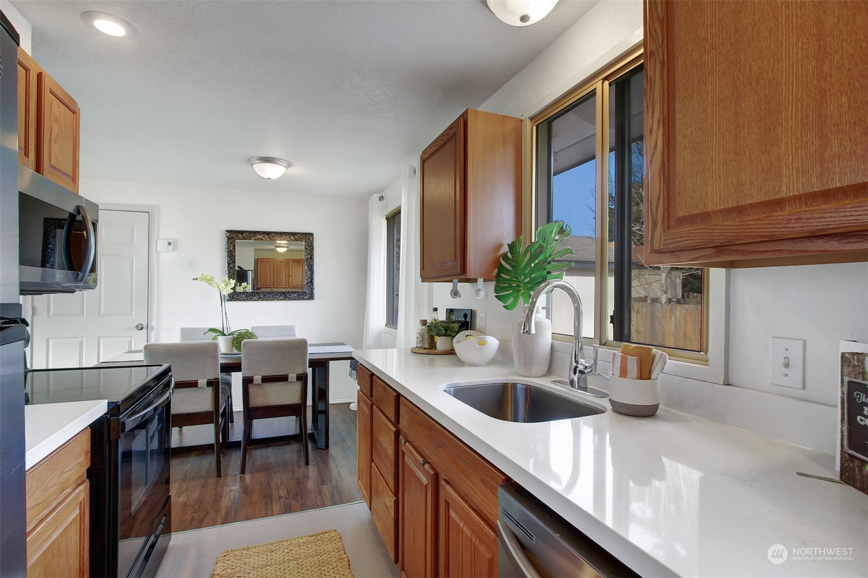 21027 Elberta Road Lynnwood, WA 98036 - Photo 12 of 23 Gallery Image 12