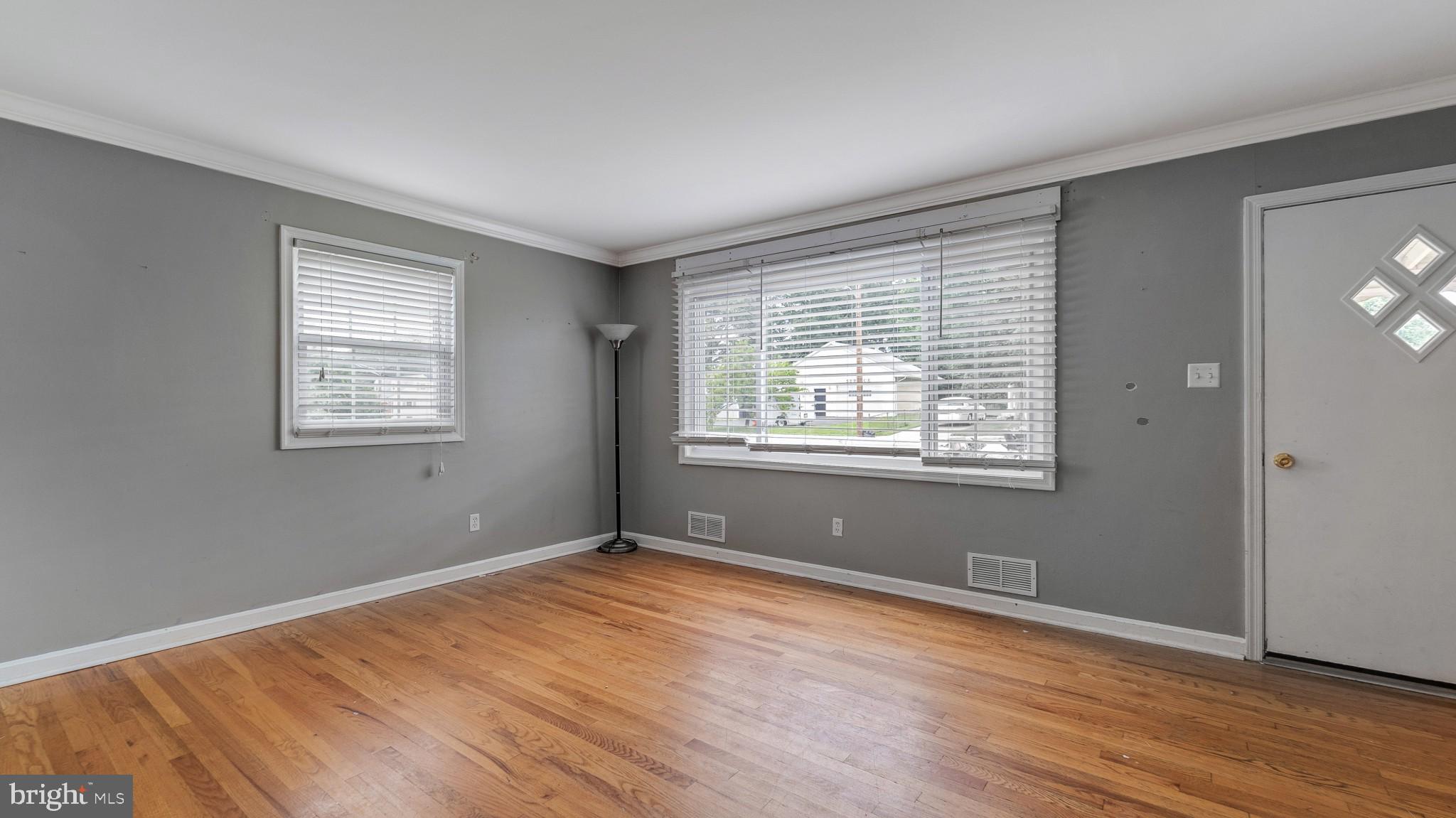 106 South Longcross Road Linthicum Heights, MD 21090 - Photo 3 of 35