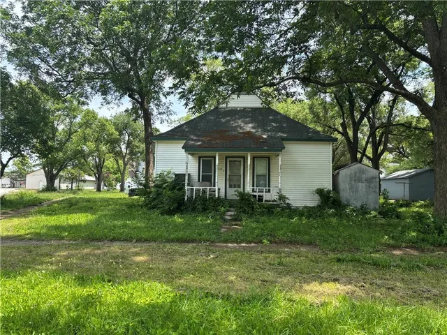 $69,500 | 114 Schofield Street, Waverly, KS 66871