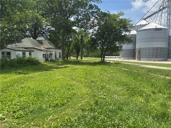 $55,000 | 114 Schofield Street, Waverly, KS 66871