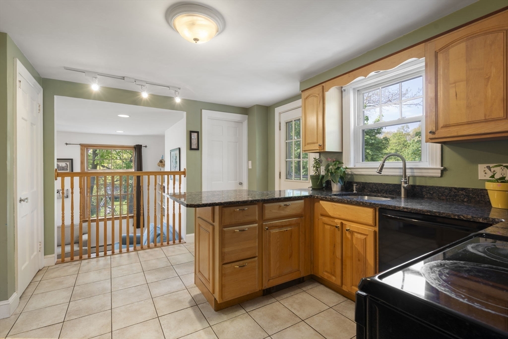12 Maple Road Melrose, MA 02176 - Photo 10 of 29 Gallery Image 10