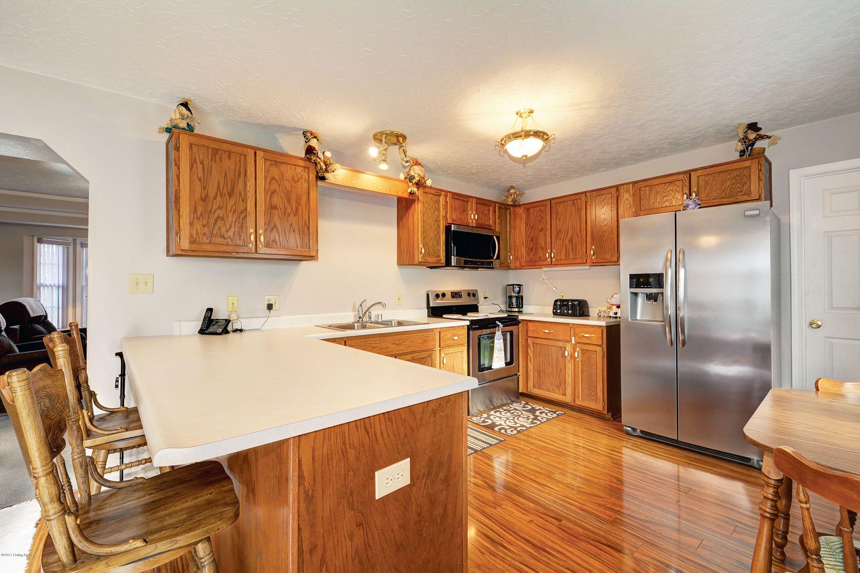 4232 Zoneton Road Shepherdsville, KY 40165 - Photo 11 of 36 Zoneton kitchen